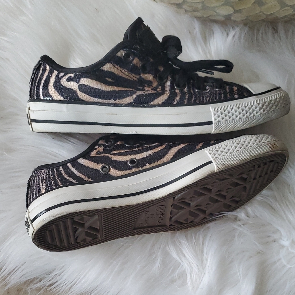 Converse Black and Tan Sequins Animal Print Sneakers Classic Low-Top Sz… - Picture 7 of 15
